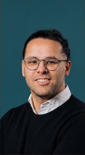 Portræt af Julian Bent Singh, byggeren